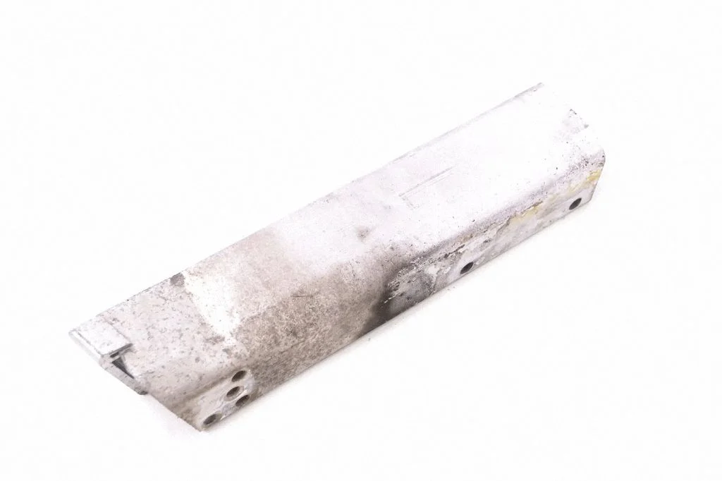Priekšējā bampera trieciena slāpētājs 8K0807331E