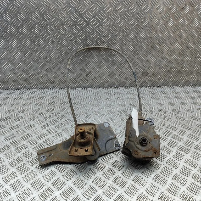 Varuratta kinnitusklamber 95516838