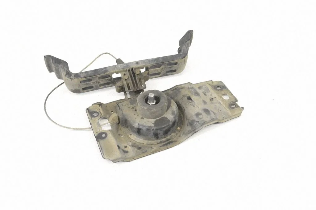 Spare wheel mounting bracket