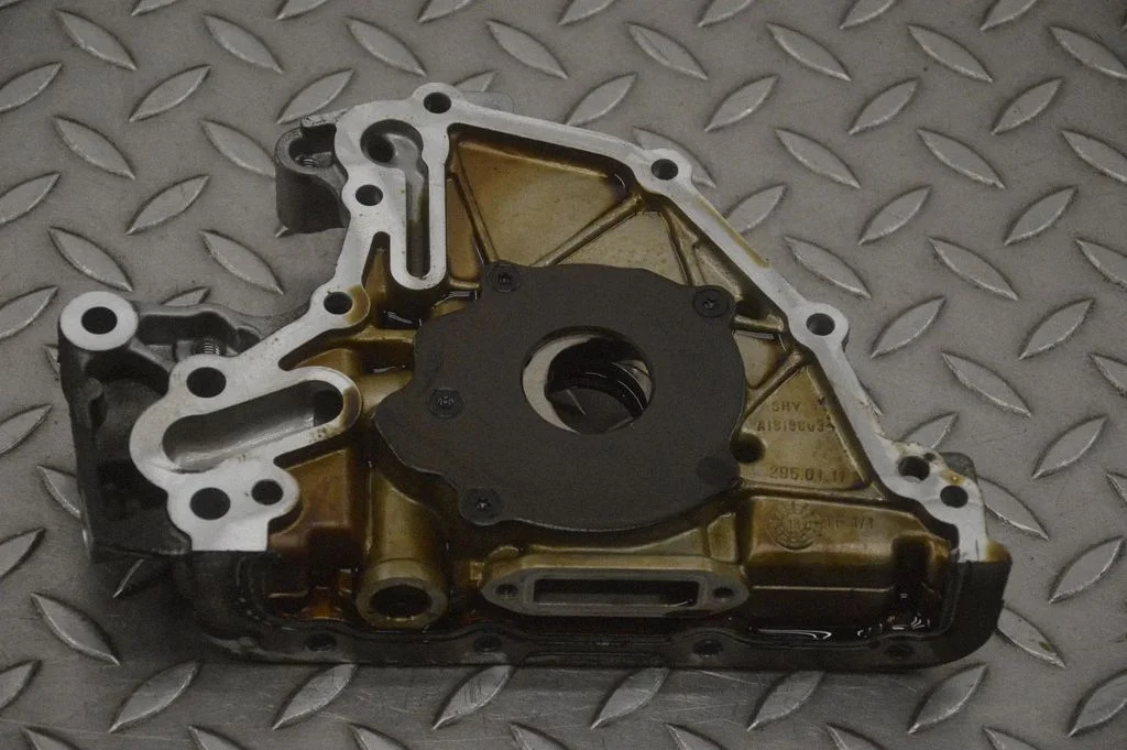 Oil pump – Volkswagen Polo V 6R (2009-2017)