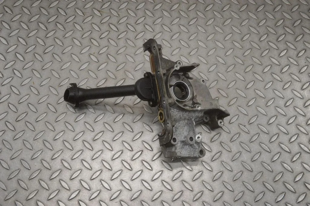 Oil pump – Volkswagen Polo V 6R (2009-2017)