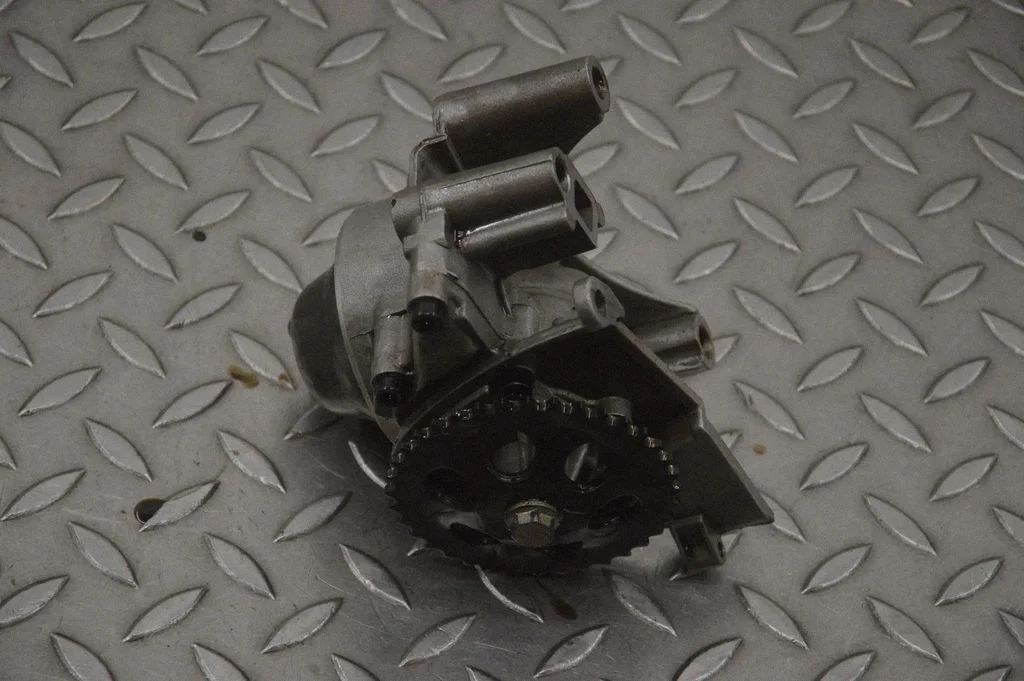 Oil pump – Volkswagen Polo IV 9N3 (2005-2009)