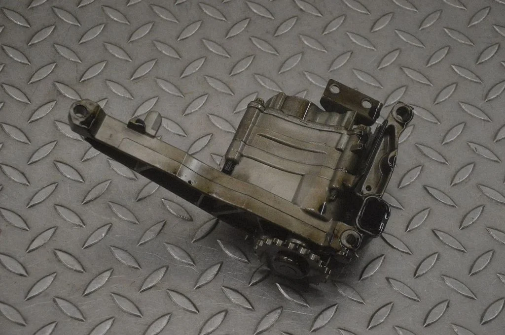 Oil pump – Mercedes-Benz E-Class W211 (2002-2009)