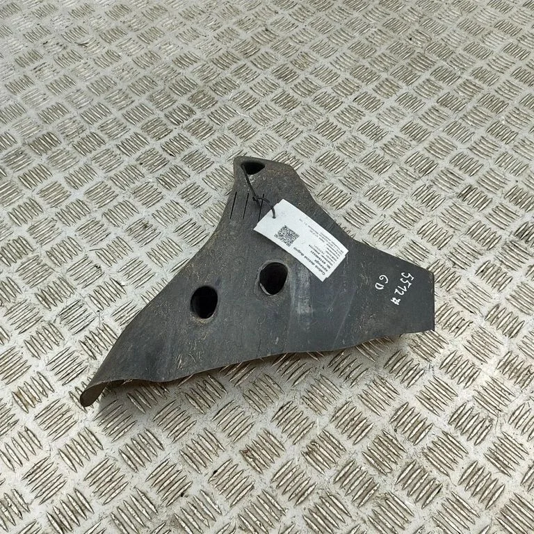 Aizmugurējās balstiekārtas apakšas aizsargs 6858414