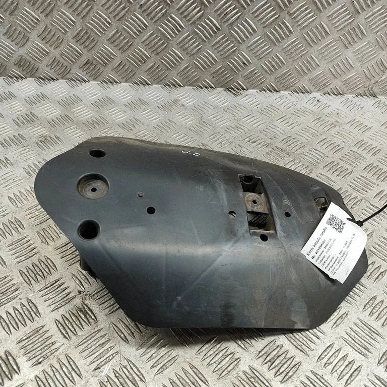 Osłona podwozia tylnego zawieszenia 6877044