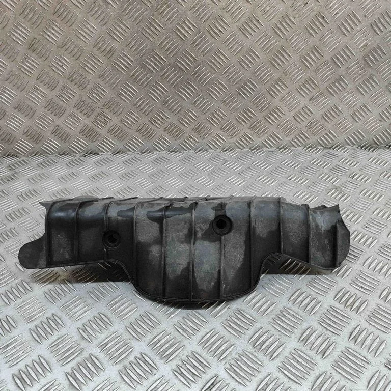 Rear underbody cover/under tray