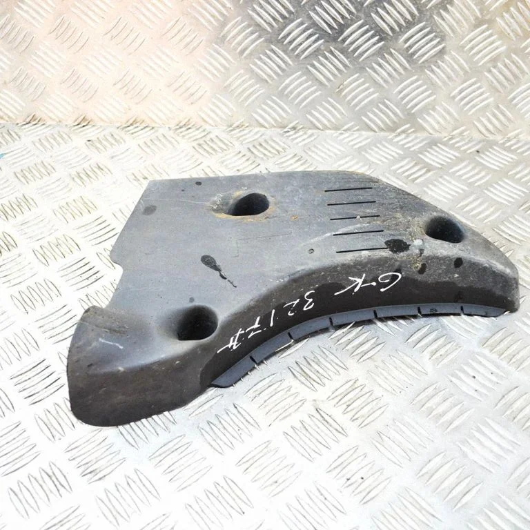 Aizmugurējās balstiekārtas apakšas aizsargs 6858411