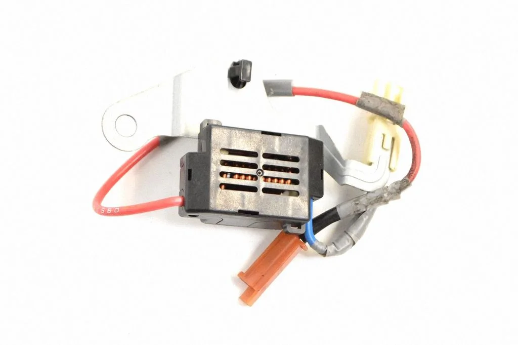 Aerial antenna filter – Lexus GS 300 350 430 450H (2005-2012)