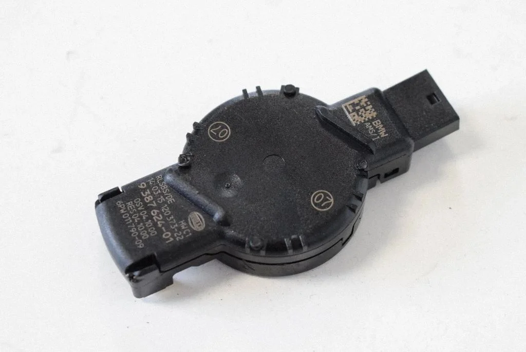 Lietus sensors 9387624