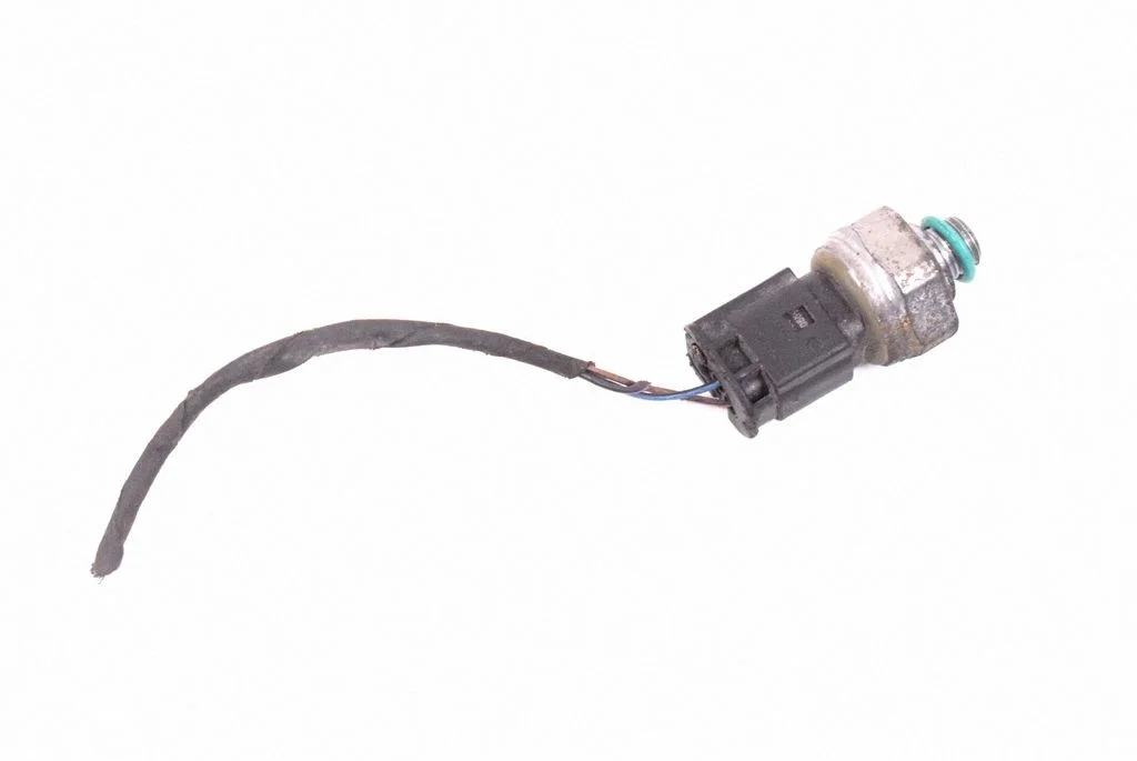 Air conditioning (A/C) pressure sensor – BMW 5 Series G30 G31 G38 (2016-)