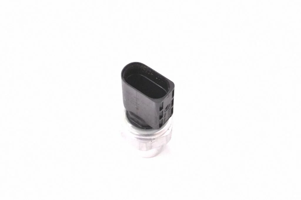 Air conditioning (A/C) pressure sensor – Volkswagen e-Golf (2014-)