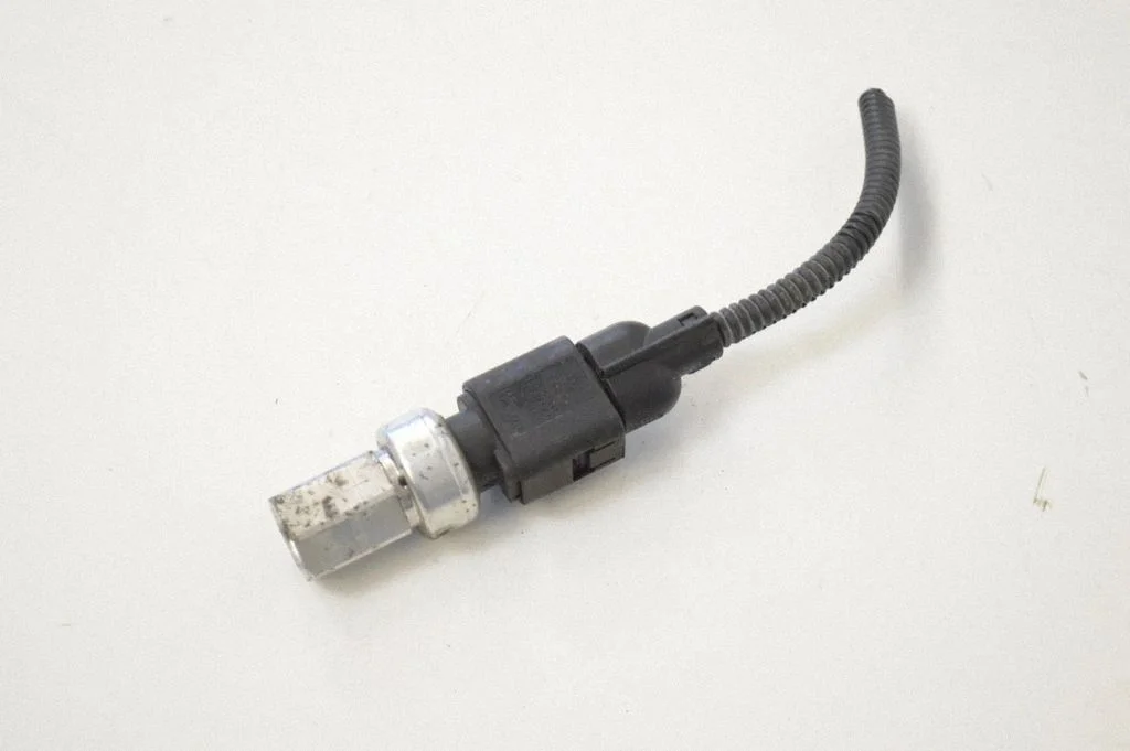 Air conditioning (A/C) pressure sensor IJ0959126