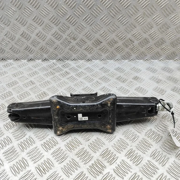 Domkrats BK2117080AB