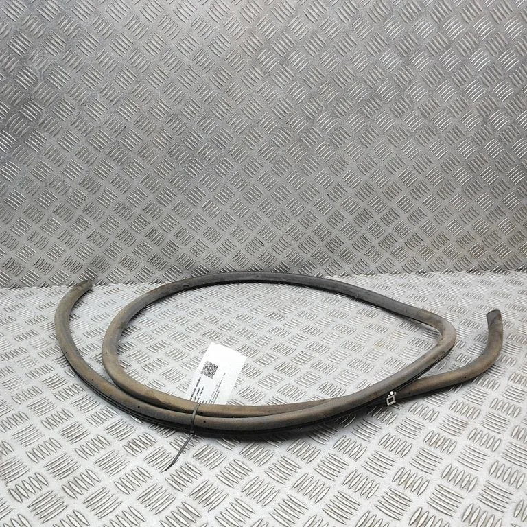 Other body part 5611950060 – Lexus LS UCF30 (2001-2007)