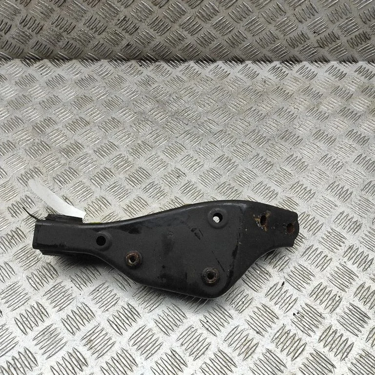 Other body part 5730550010 – Lexus LS UCF30 (2001-2007)