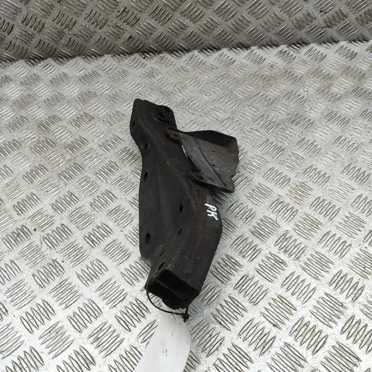 Other body part 5730650010 – Lexus LS UCF30 (2001-2007)