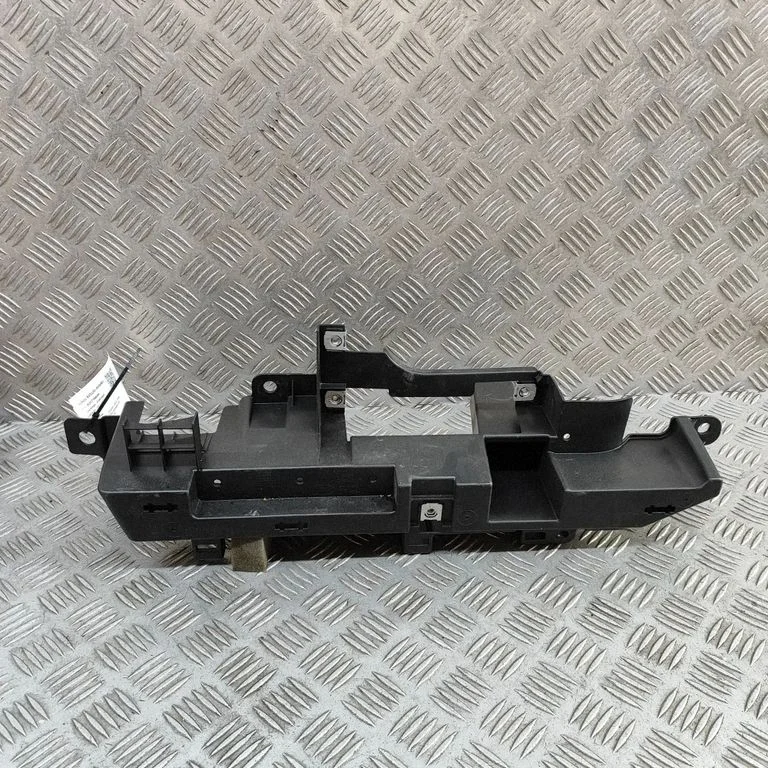 Muu kereosa J9D345531AE