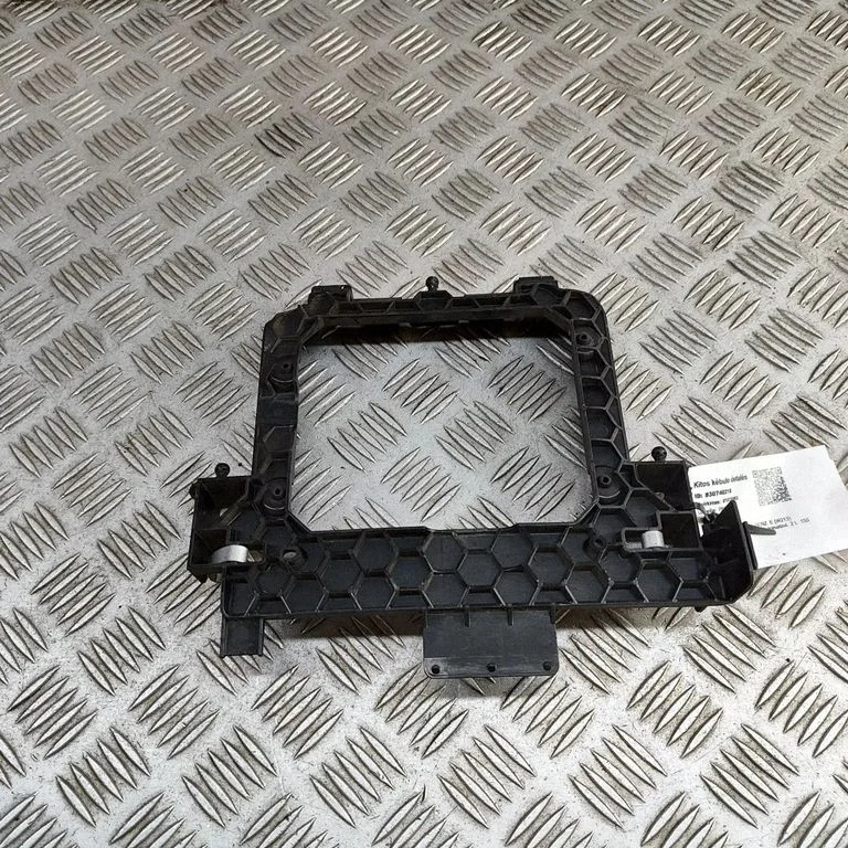 Muu kereosa A2741413340