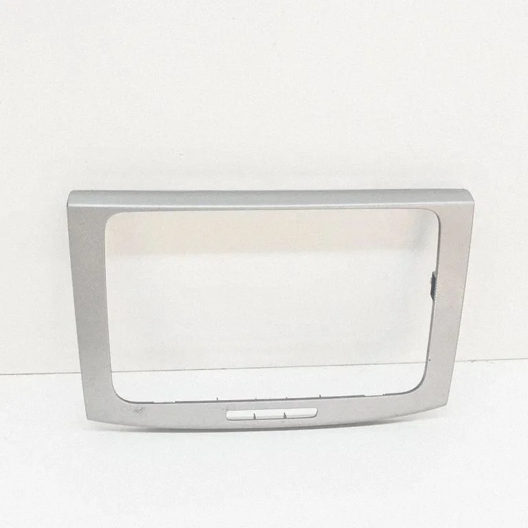 Raadio/navigatsiooni viimistlus – Volkswagen Passat B5.5 (2001-2005)