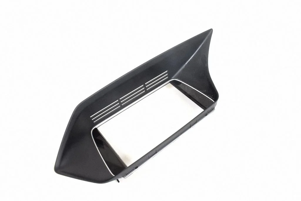 Radio/navigācijas apdare – Mercedes-Benz E klase W212 (2009-2016)