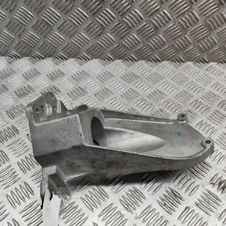 Slāpētāja turētājs/ kronšteins 8888783573