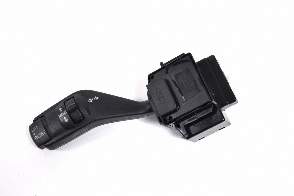 Suunatulede/tulede hoob – Ford Kuga I (2008-2012)