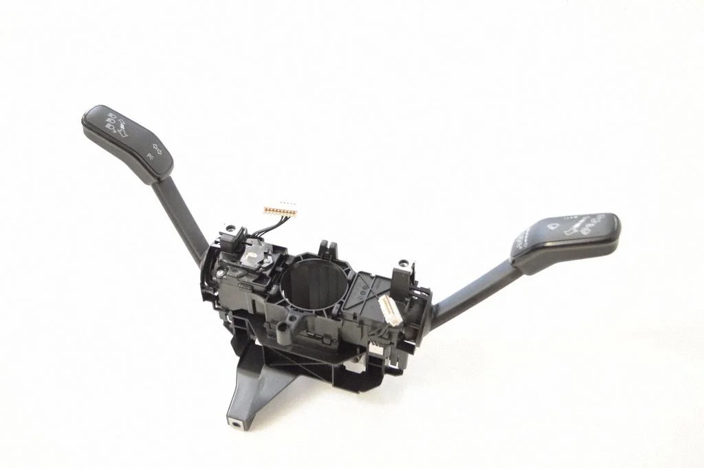 Pagriezienu/gaismu svira – Volkswagen Passat CC (2008-2016)