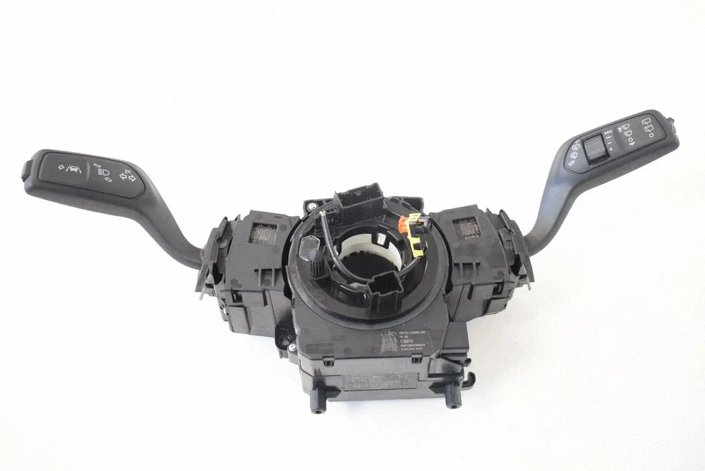 Suunatulede/tulede hoob – Ford Focus (2018-)