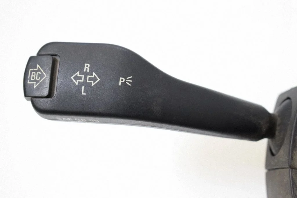 Indicator stalk – BMW X3 E83 (2003-2010)
