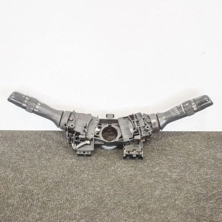 Pagriezienu/gaismu svira – Toyota Prius (XW20) (2003-2009)