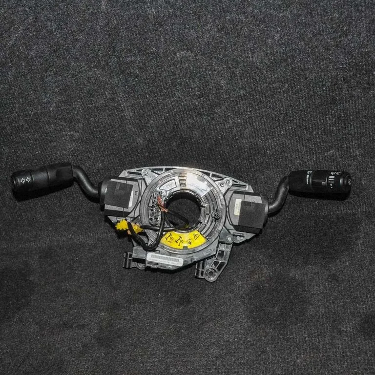 Indicator stalk – Land Rover Discovery 3 - LR3 (2005-2009)