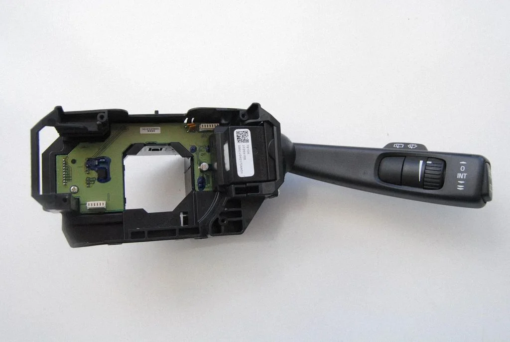 Suunatulede/tulede hoob – Volvo V70 (2008-2013)