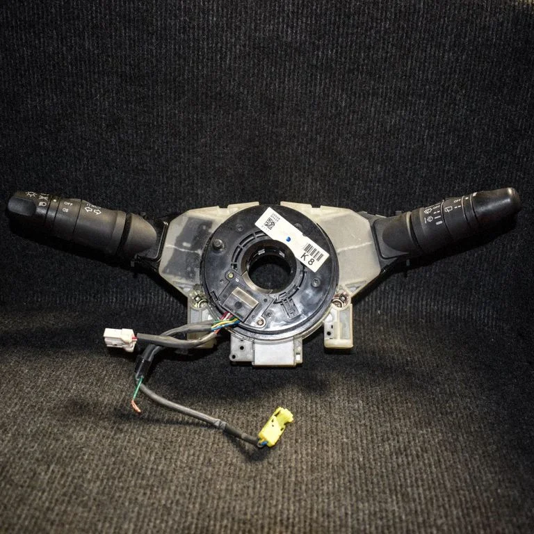 Indicator stalk – Nissan Almera N16 (2000-2010)