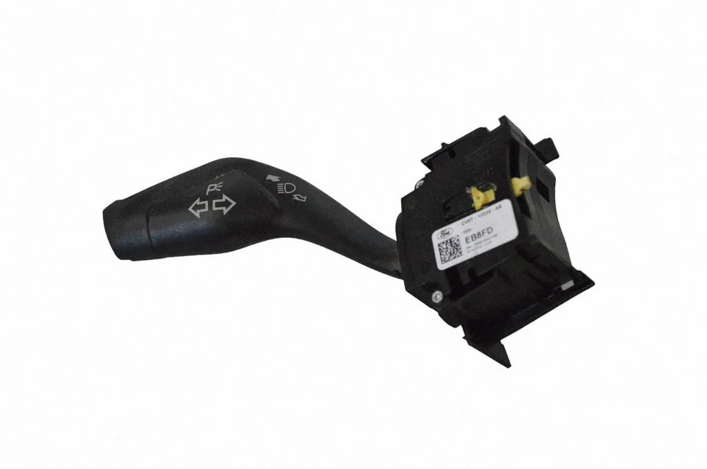 Pagriezienu/gaismu svira CV6T13335AE
