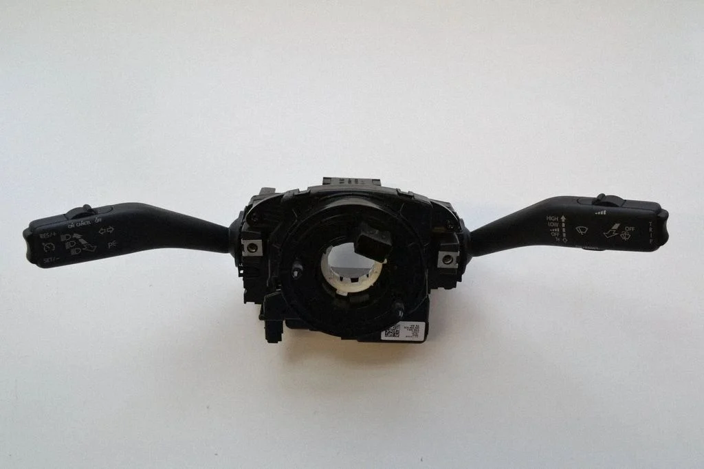 Pagriezienu/gaismu svira 5C5953513G – Volkswagen Beetle A5 (2011-2018)
