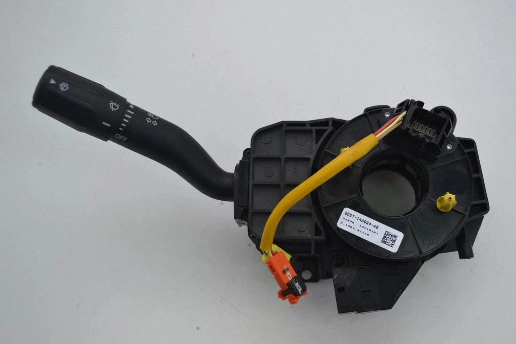 Suunatulede/tulede hoob – Ford Fusion (2006-2012)