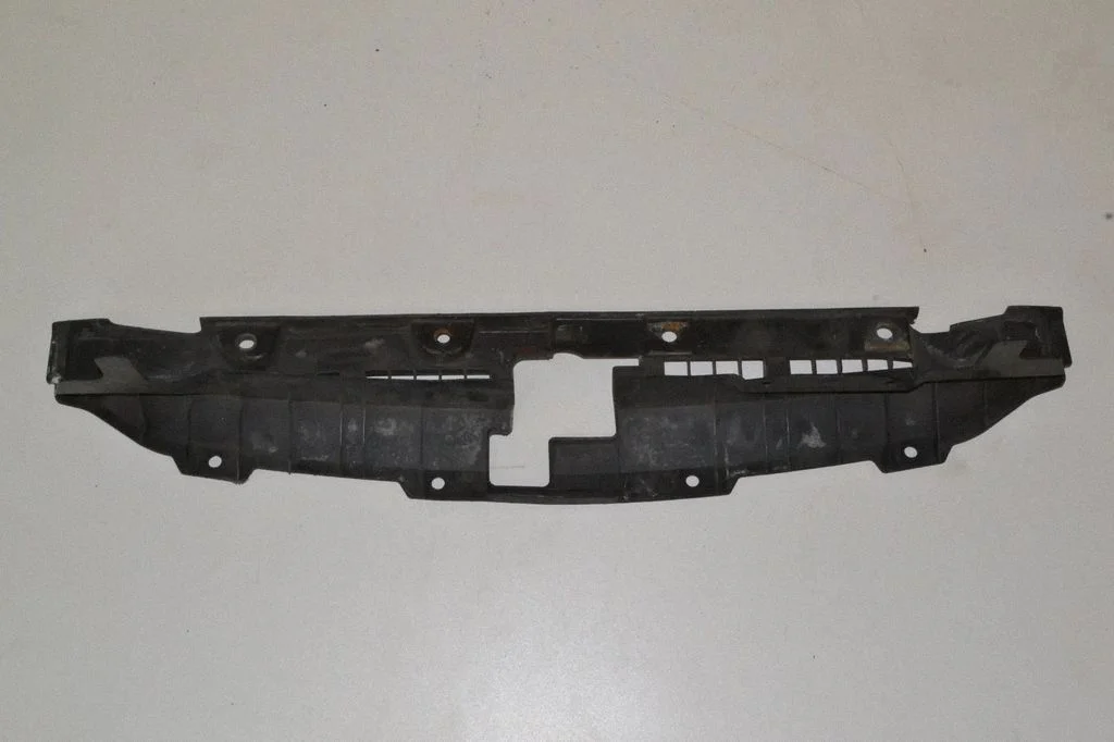 Radiator trim – Subaru Legacy (2010-2016)