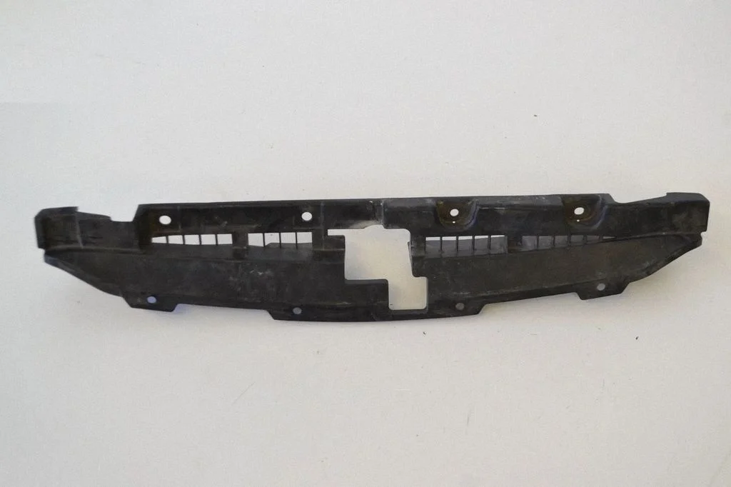 Radiator trim – Subaru Legacy (2010-2016)