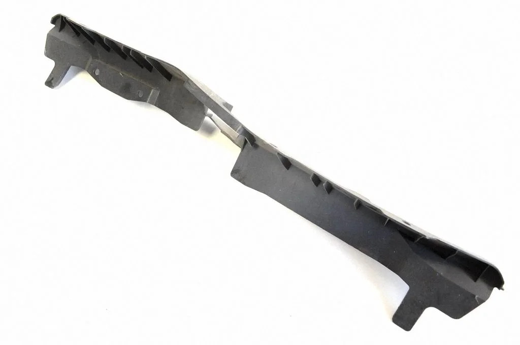 Radiator trim – Subaru Outback (2009-2014)