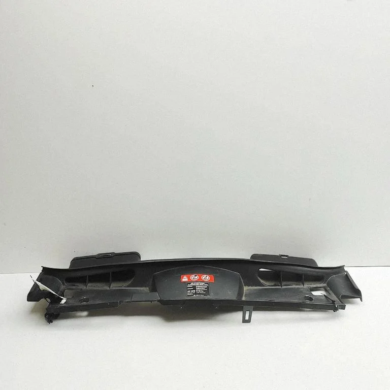Radiator trim – Mercedes-Benz E-Class W212 (2009-2016)