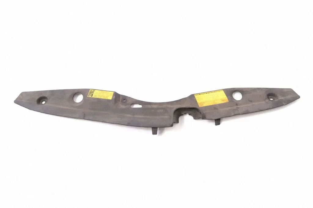 Radiator trim – Toyota Prius (XW30) (2009-2015)