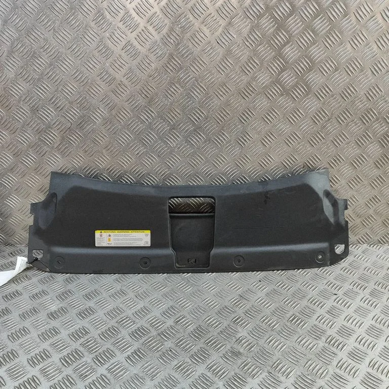 Radiatoru apdare 8U0807081B