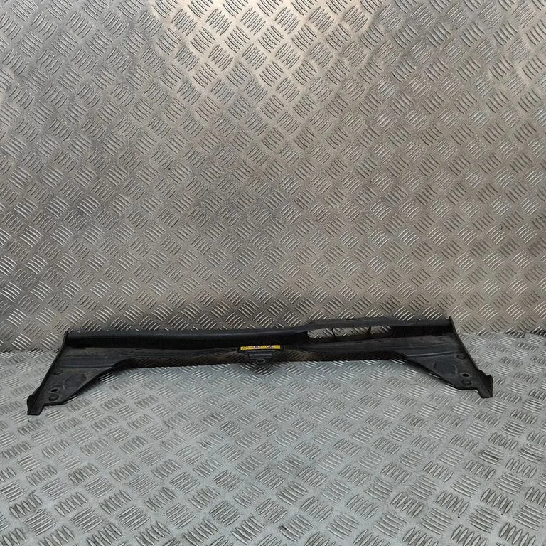 Radiator trim – Mercedes-Benz C-Class W205 (2014-2021)