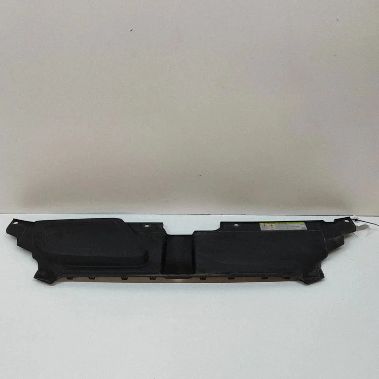 Radiatoru apdare 8T0807081F