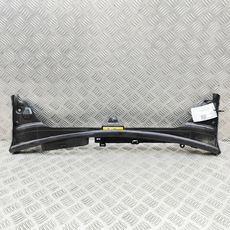 Radiator trim – Mercedes-Benz C-Class W205 (2014-2021)