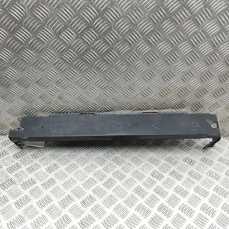 Radiator trim 8666836