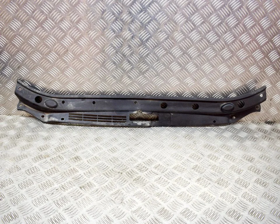 Radiator trim 863611D050