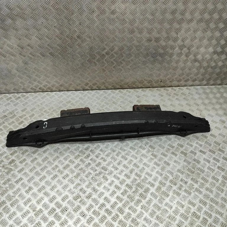 Aizmugurējā bufera pastiprinājums 57760FC400