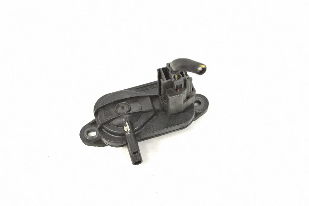 Exhaust gas pressure sensor – Jaguar XJ X350 (2003-2009)