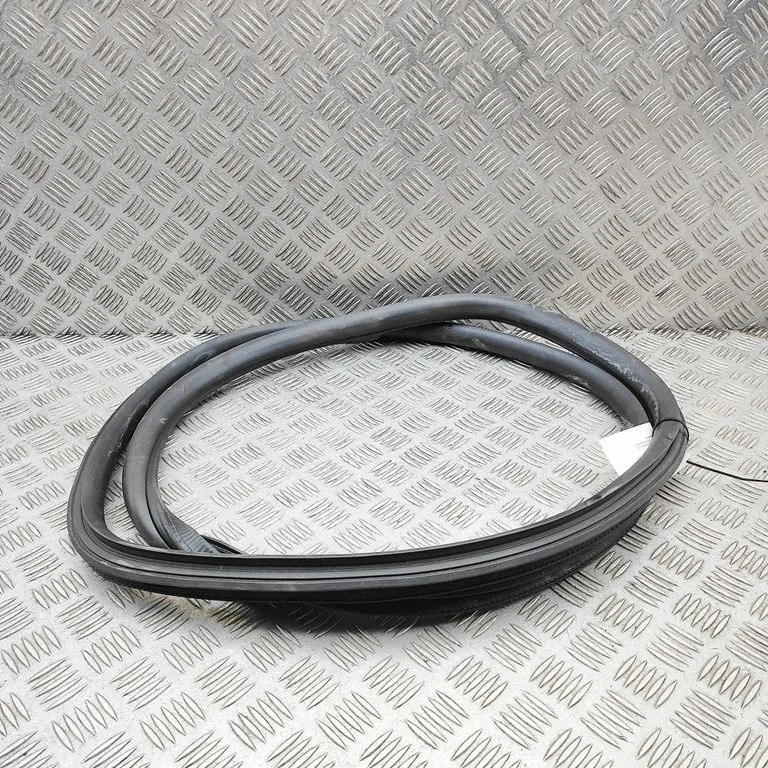 Tagaukse tihend – Mercedes-Benz EQS V297 (2021-)